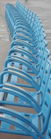 chaises_bleues.jpg